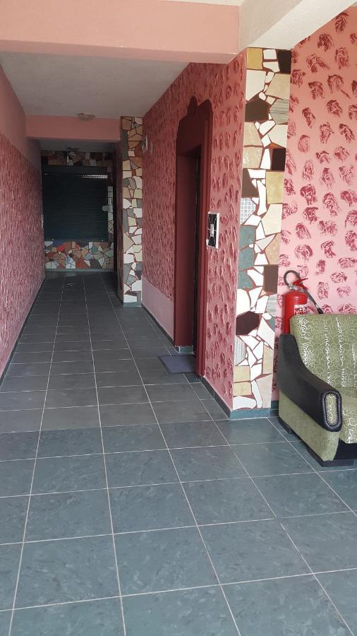 Apartmani Aida Ulcinj Buitenkant foto