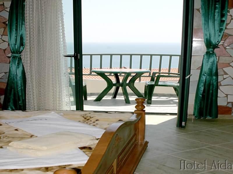 Apartmani Aida Ulcinj Buitenkant foto