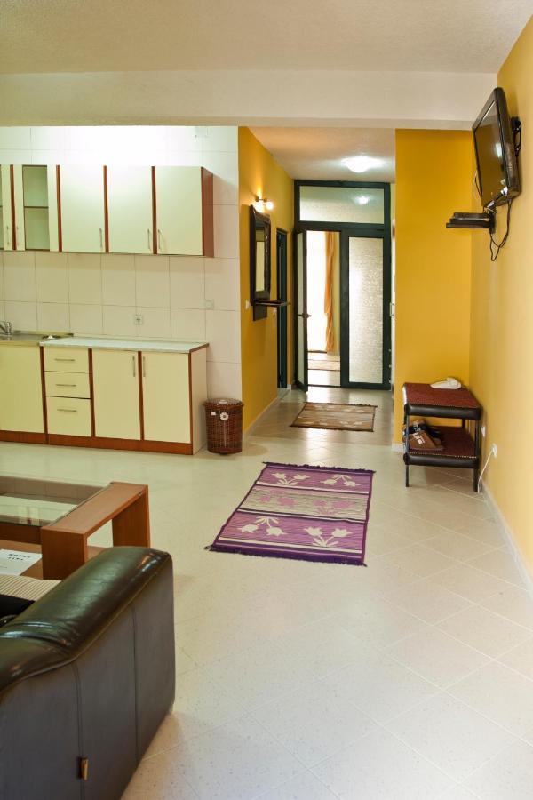 Apartmani Aida Ulcinj Buitenkant foto