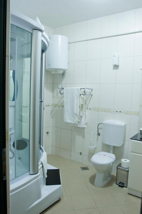 Apartmani Aida Ulcinj Buitenkant foto