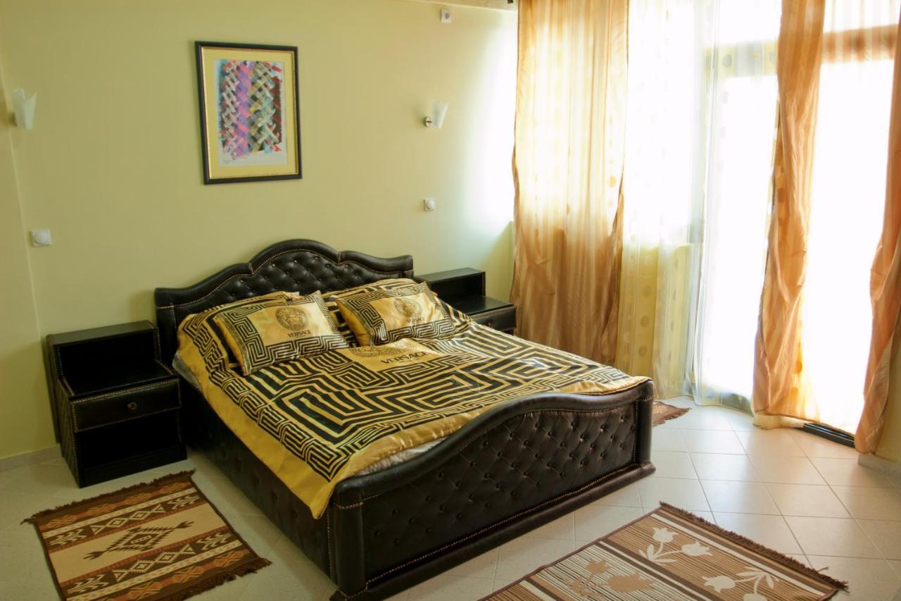 Apartmani Aida Ulcinj Buitenkant foto