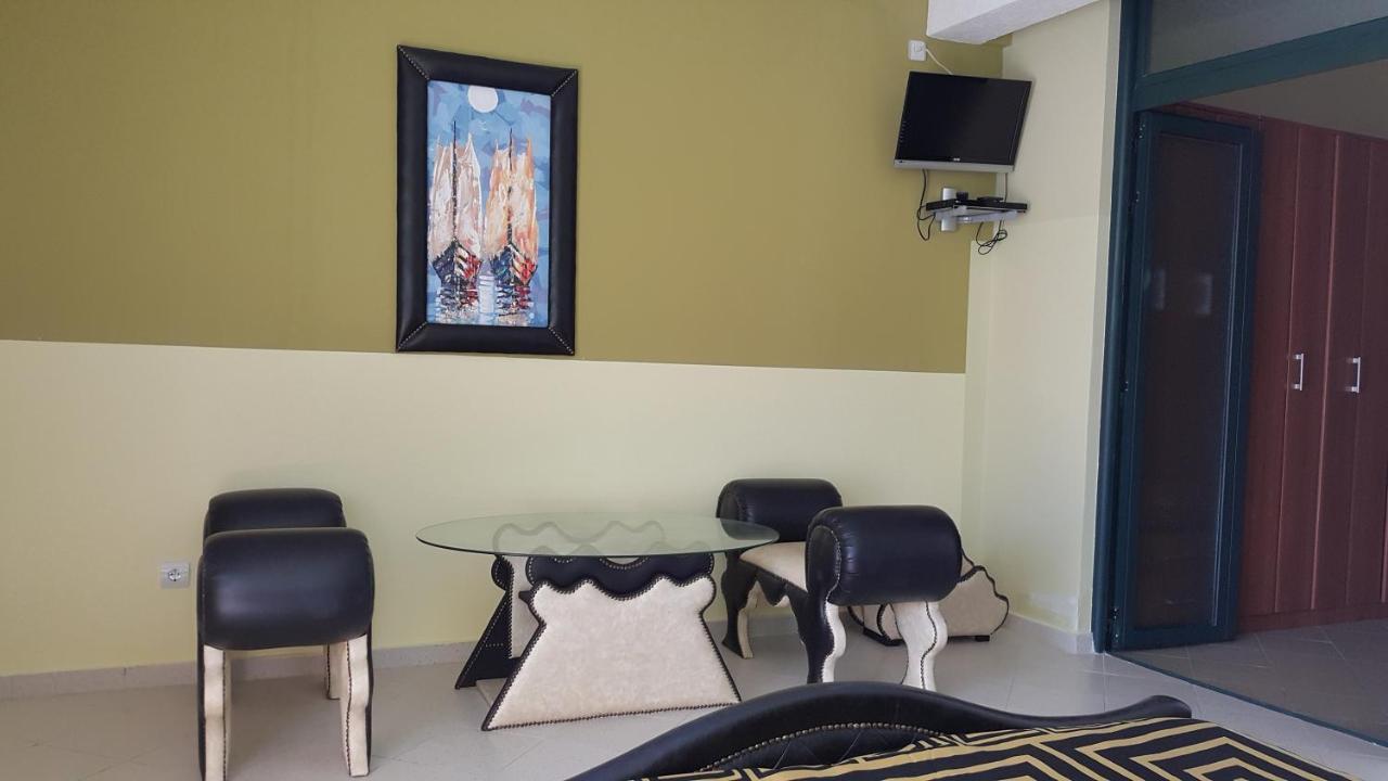 Apartmani Aida Ulcinj Buitenkant foto